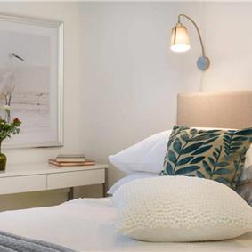 3 Bedroom Villa with Pool, Terrace and Sea Views near Vinisce, Sleeps 7